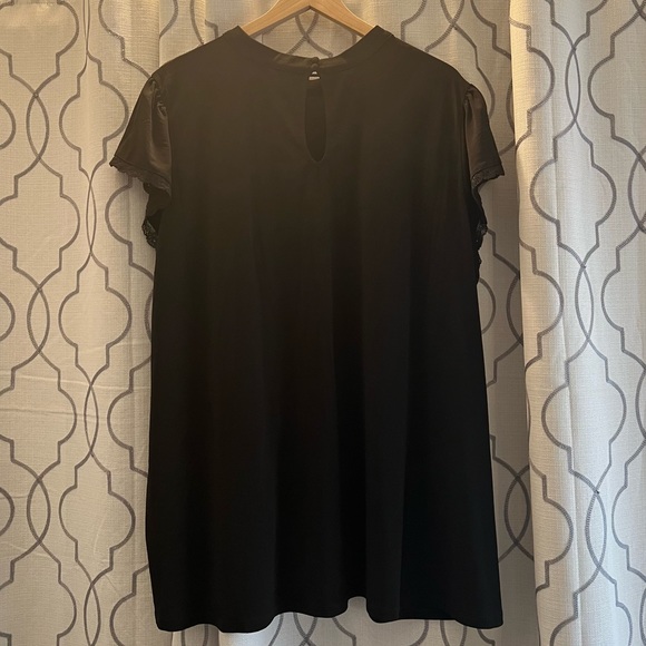 Torrid Studio Crepe Jersey Mock Neck Lace Pieced Keyhole Top Size 4 Black - Picture 8 of 12